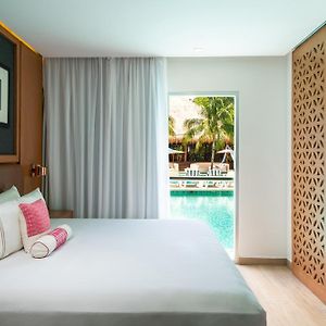 Suite Côté Piscine à 1 Chambre à Coucher Lit King-Size